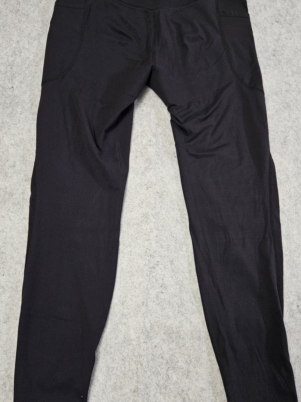 HALARA Black Leggings With Booty Lift & Waistband Women’s Activewear